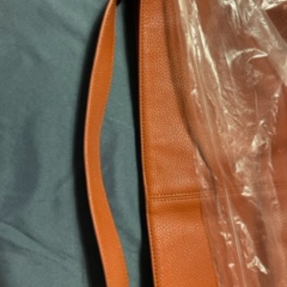 Large Pocketbook with Magnetic Closure from 31